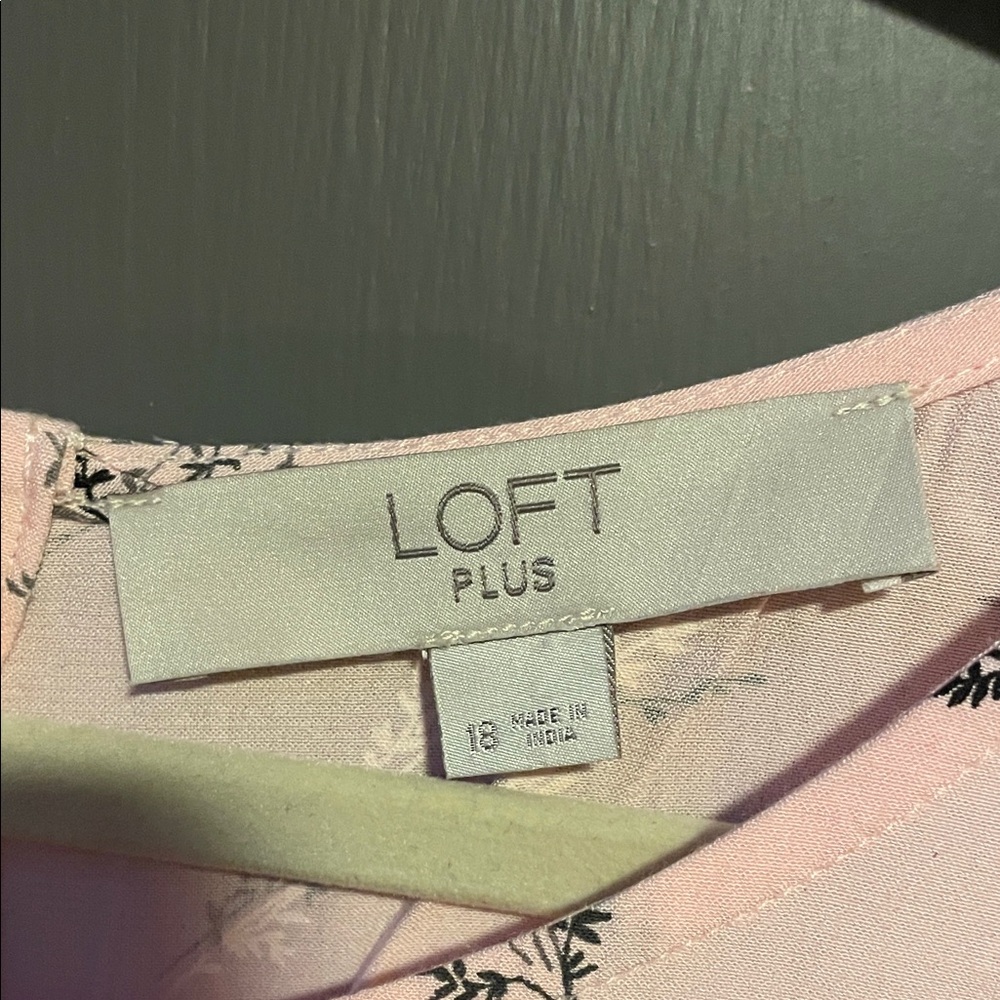 LOFT Light Pink Floral Short Sleeve Top - Picture 2 of 6